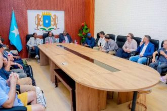وزير التجارة يستقبل رجال أعمال إيطاليون