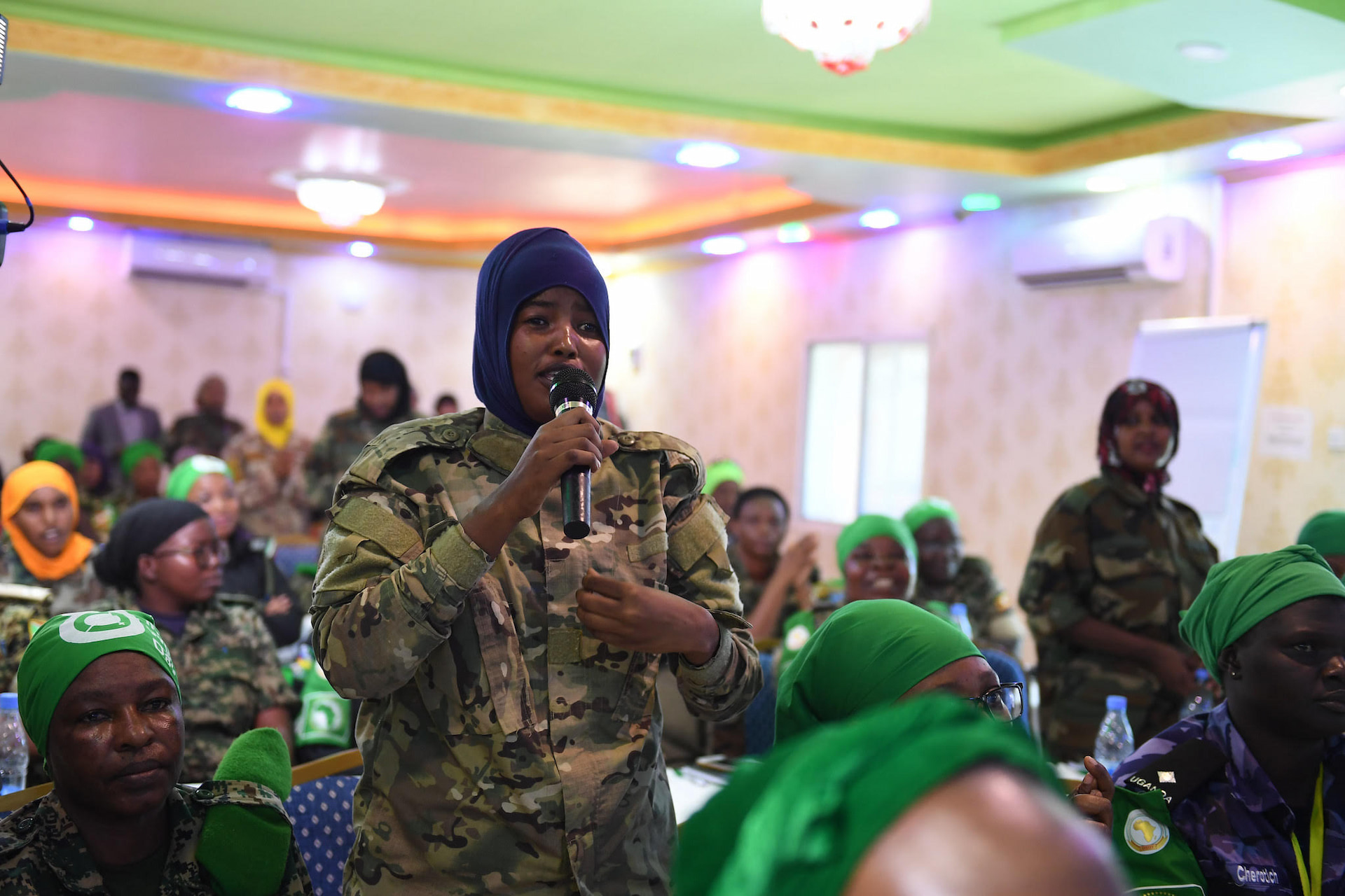 Female SNA and AMISOM soldiers in joint awareness training on women’s participation in peace and security