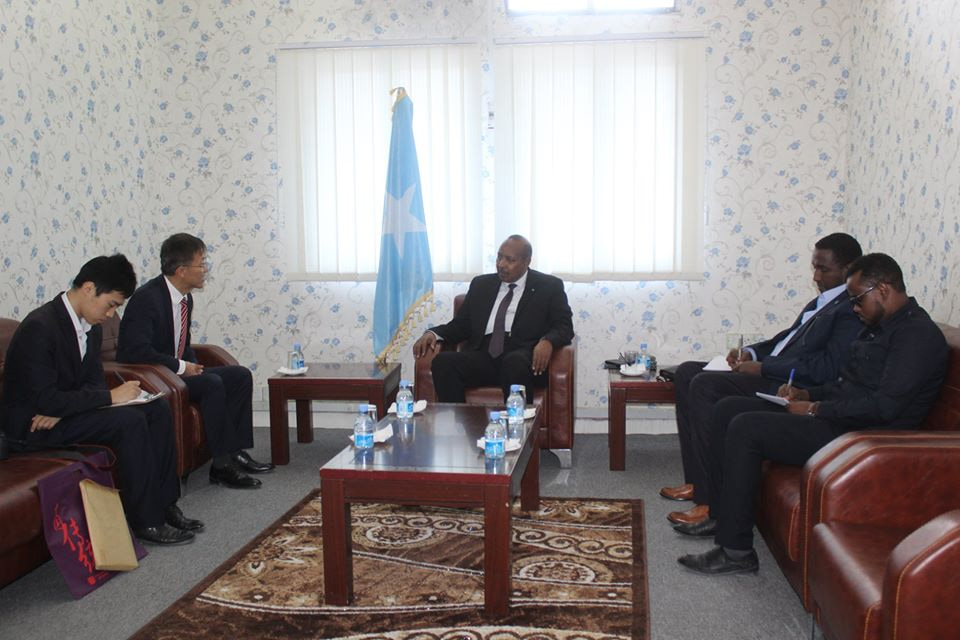 State Minister for Foreign Affairs discusses with the Chinese ambassador the prospects for cooperation