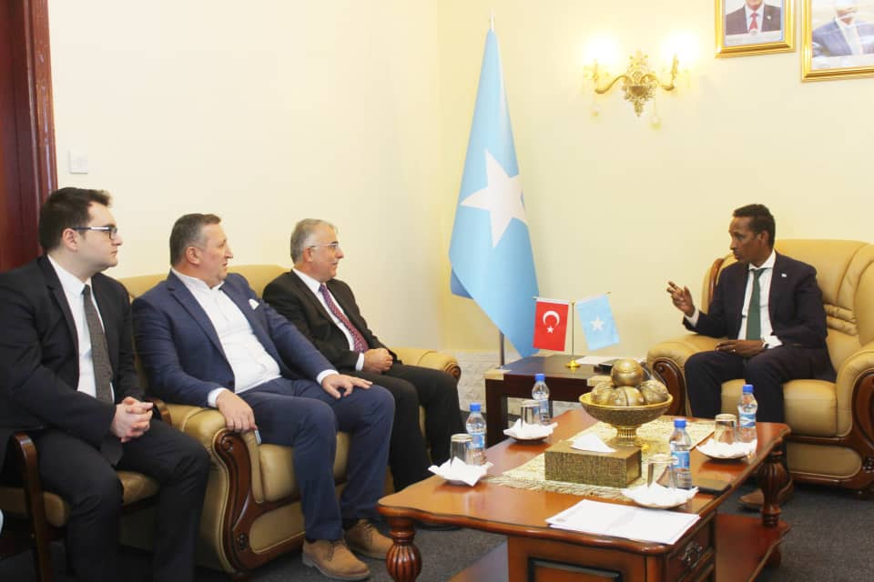 Somali Foreign Minister discusses with the Turkish ambassador trade and investment relations