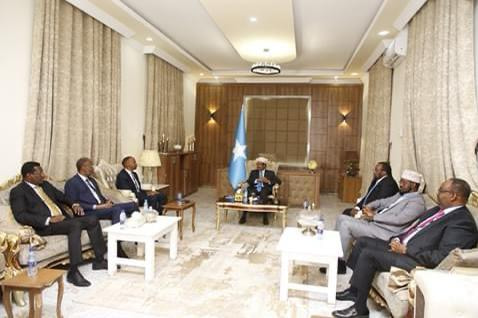 President Farmajo chairs a preliminary meeting with FMS Presidents