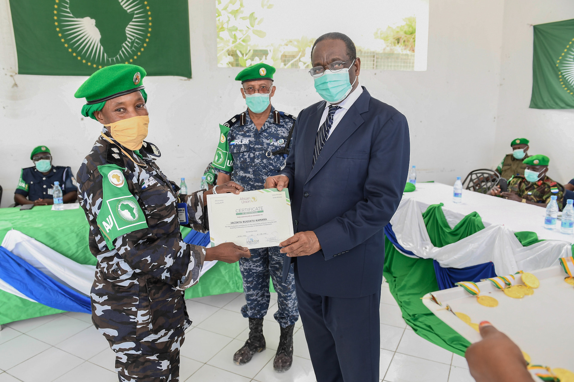 AMISOM decorates outgoing Sierra Leone formed police contingent