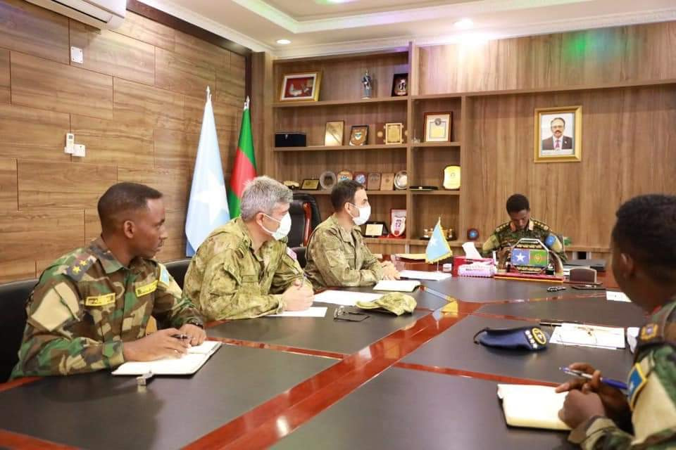 SNA  Commander  Receives Turkish Military officials in his office
