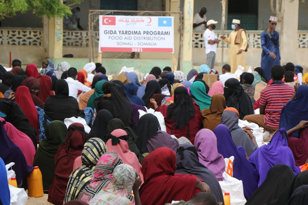 Turkish Red Crescent distributes food parcels at orphanages