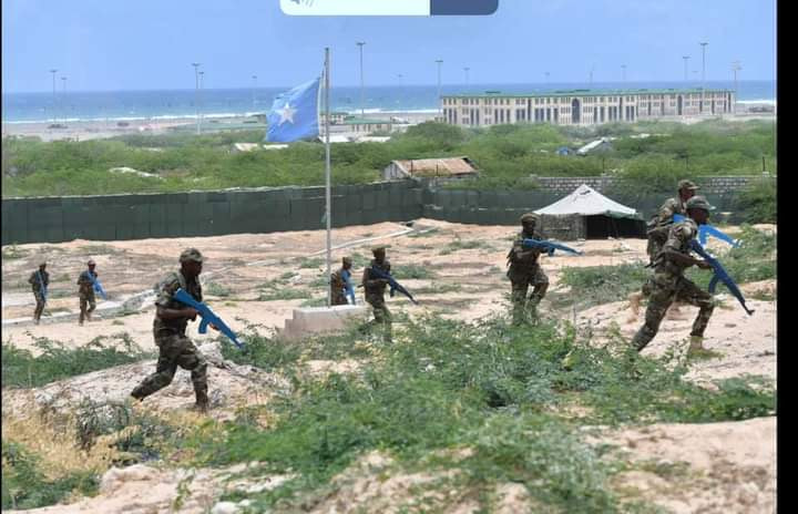 10 killed, 20 others injured in a suicide bomb attack in Mogadishu