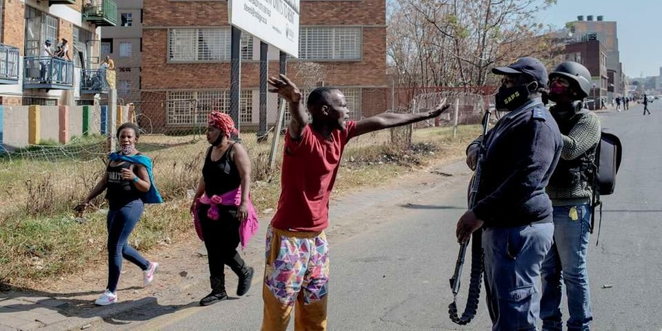 South Africa : Ramaphosa deploys troops after 10 killed in 'rare' unrest