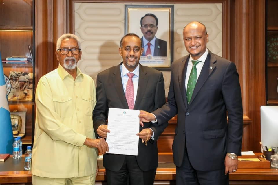Somali PM receives list of candidates of Upper House seats from  Somaliland