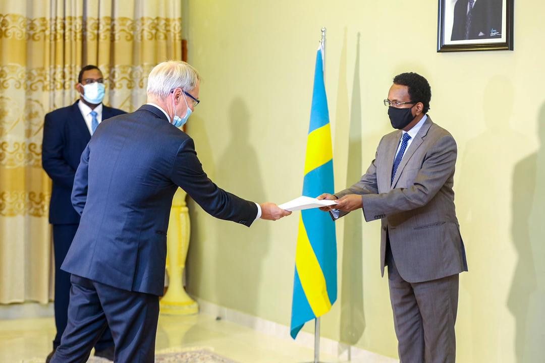 President Farmajo receives credentials from new Swedish Ambassador to Somalia