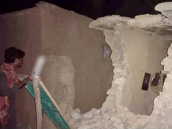 Strong earthquake in southwest Pakistan kills at least 20