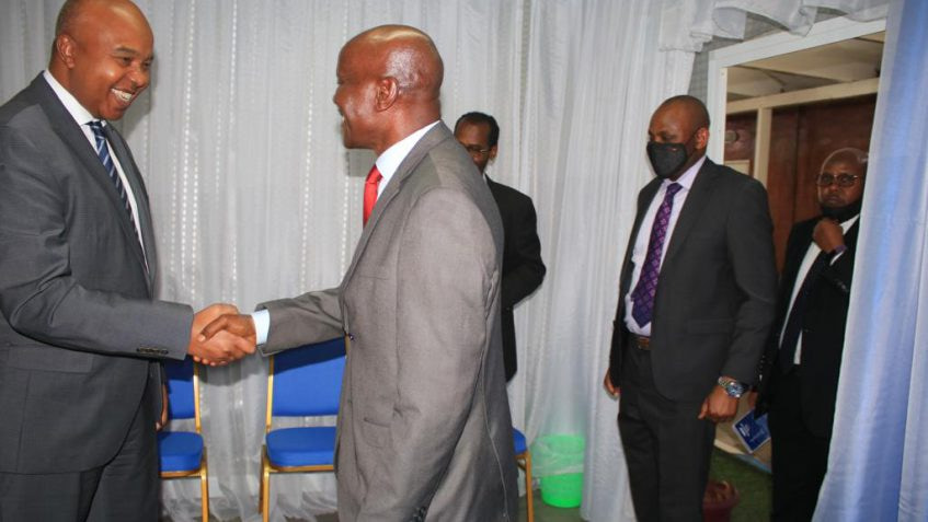 Foreign Minister discusses with the Kenyan Ambassador to Somalia the strengthening of bilateral cooperation
