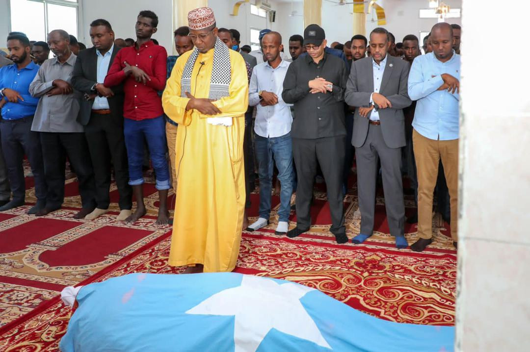 Funeral Service made for Abdiaziz Africa, Radio Mogadishu Director killed in Suicide attack