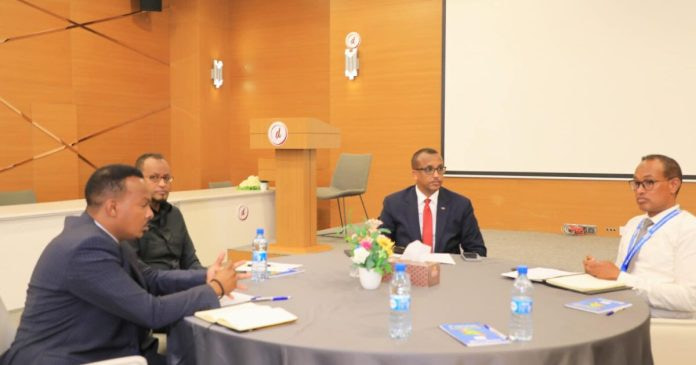 Minister Duran chaired a monthly meeting at Aden Ade International Airport
