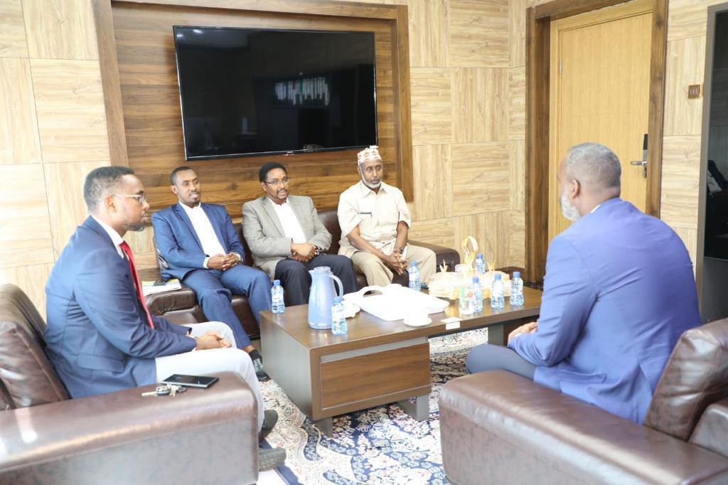 The Director General of the Ministry of National Planning meets with the Independent Anti-Corruption Chairman