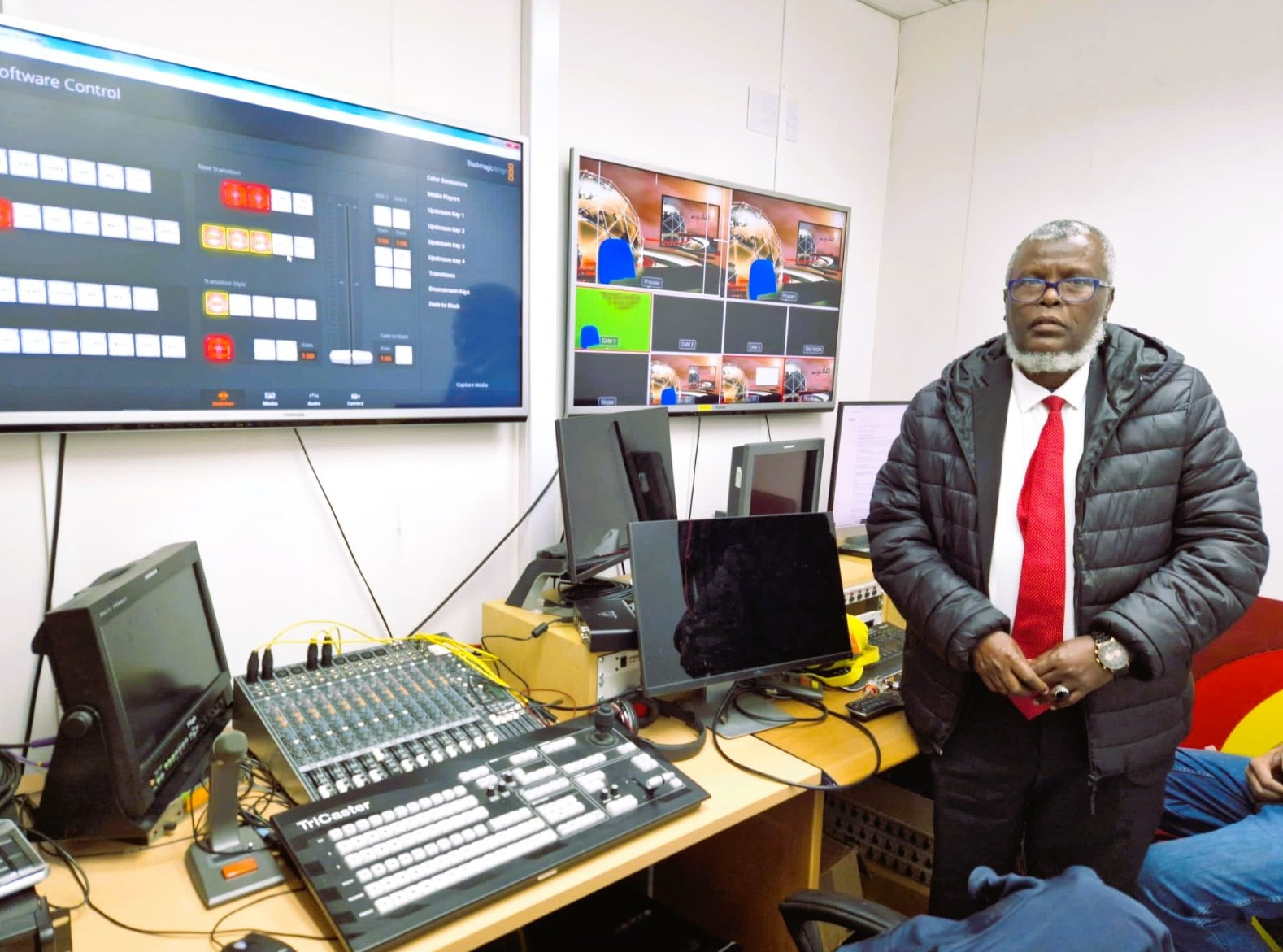 Director General of the Ministry of Information visits SNTV Branch in London