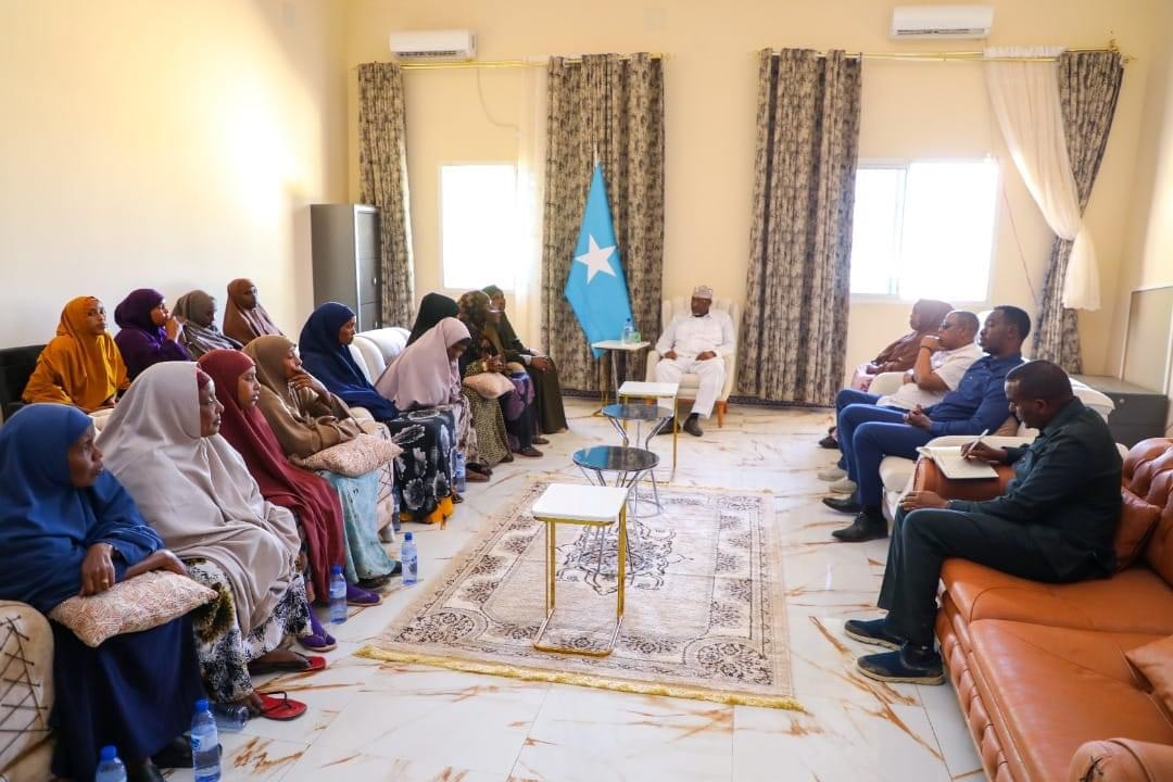 Chairman of the Parliament meets different sectors of the people in Bakool
