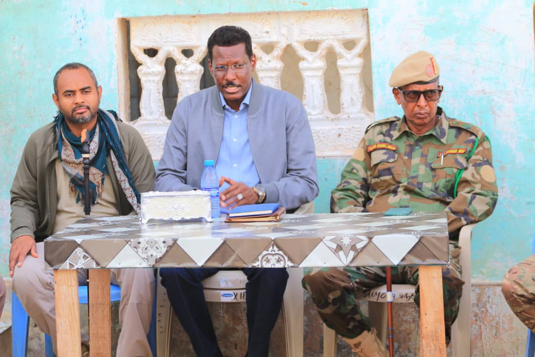 Galmudug State President chairs security meeting in Harardhere