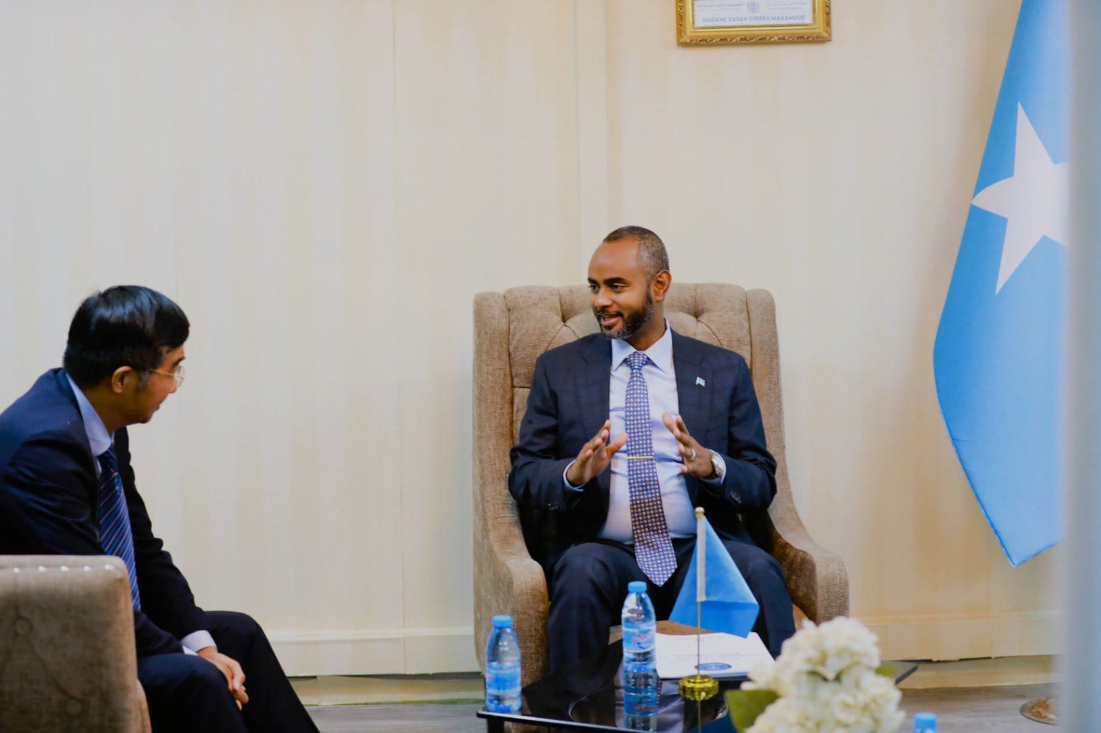 Somali defense minister meets Chinese ambassador to enhance ties