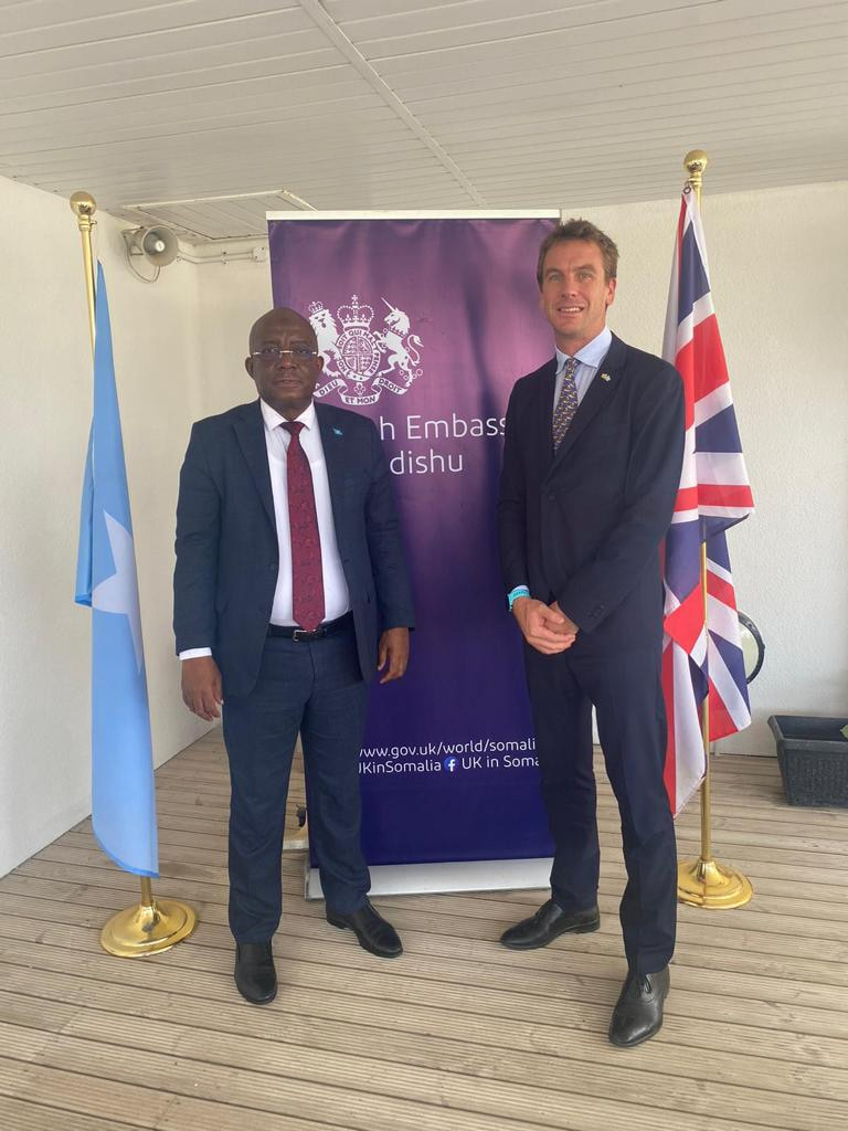 Somalia's Minister of Information meets British Deputy Ambassador