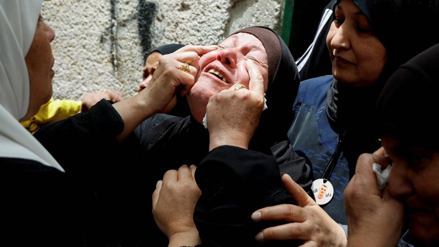 Israeli forces kill three Palestinians in large raid in Nablus