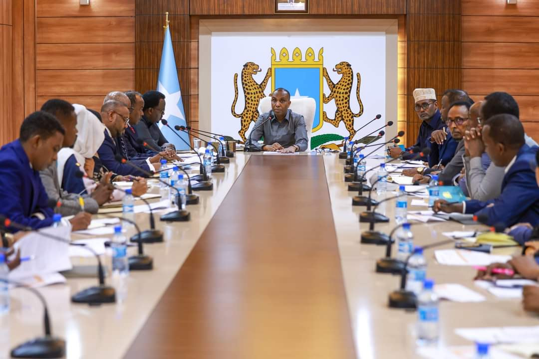 Prime Minister Hamza Abdi Barre Chairs Pivotal Meeting on Somalia’s Admission to East African Community Bloc