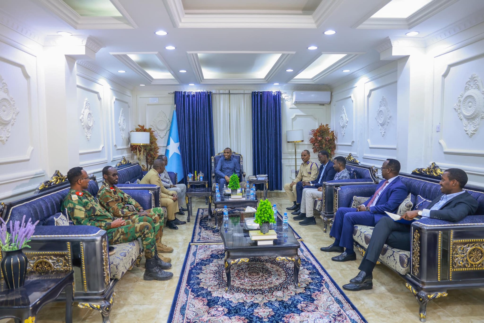 Prime Minister Hamza chairs a meeting on the security of the capital