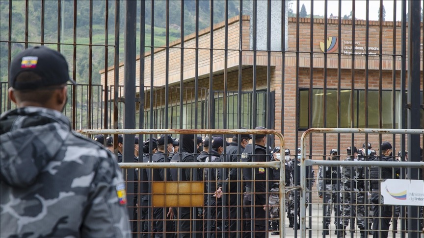 Hostage crisis: Inmates seize 50 guards, 7 police officers in 6 prisons in Ecuador