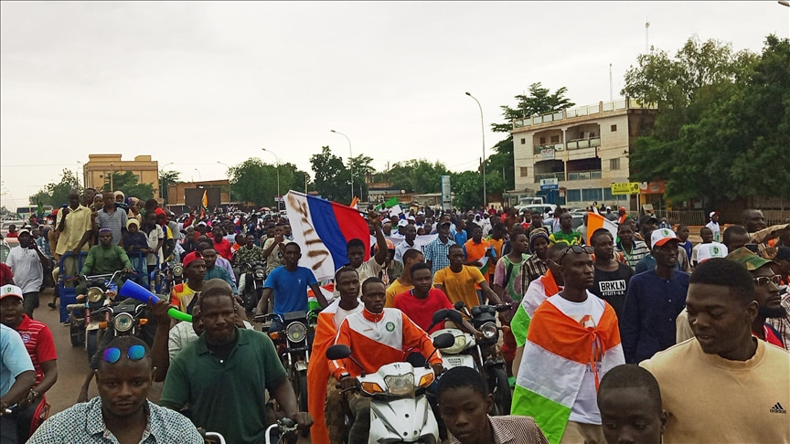 In fresh protests, thousands demand withdrawal of French troops in Niger