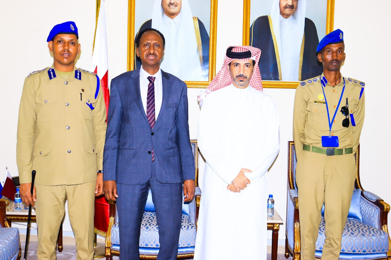 Security Minister, Police Commissioner meet Ambassador of Qatar to Somalia