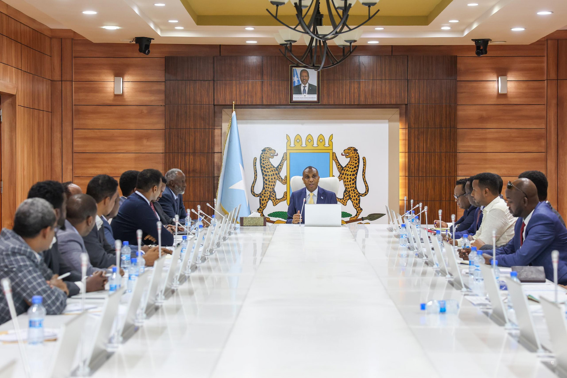 Prime Minister Hamza bids farewell to a team of experts departing for Malaysia