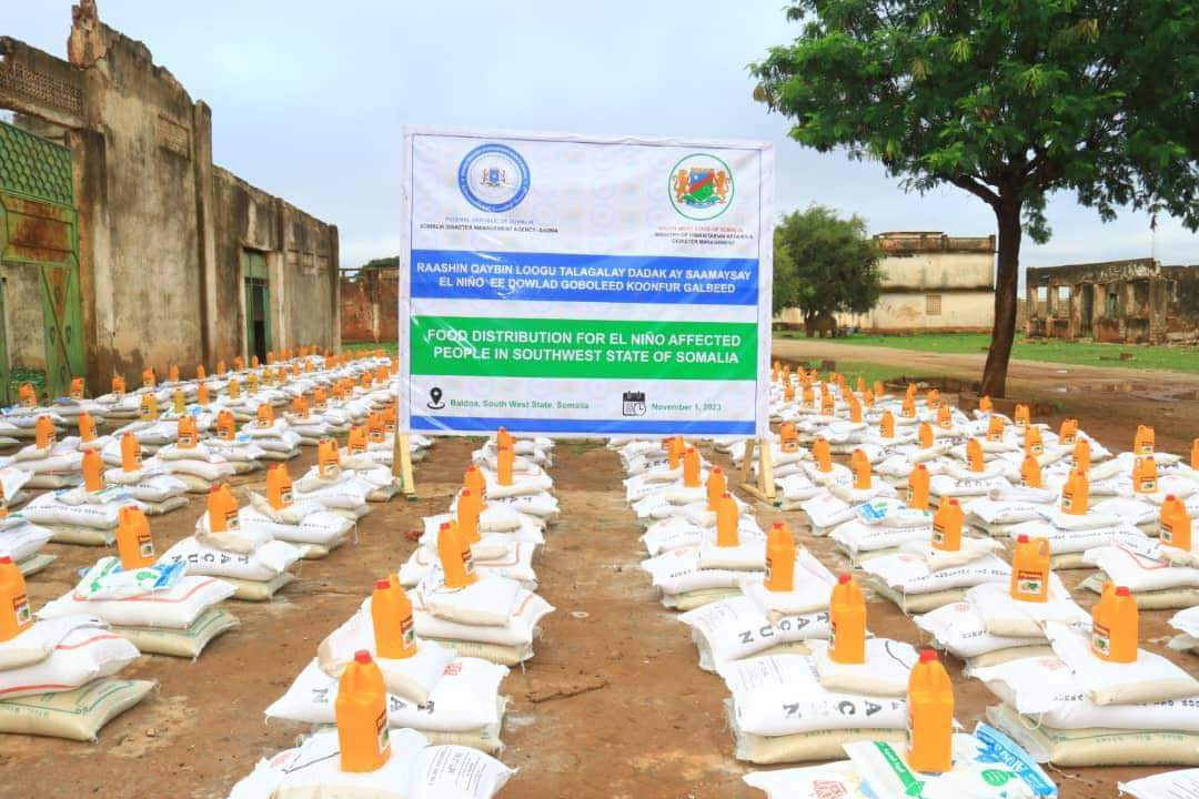 SoDMA distributes relief items to flood-affected families in Baidoa