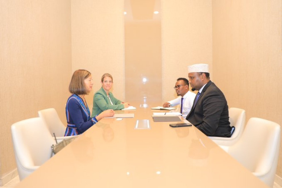 Minister of Planning meets USAID Mission Director in Somalia