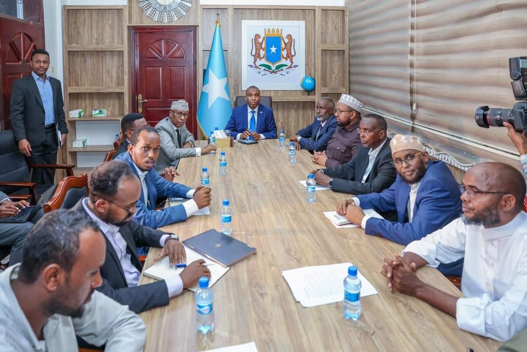 PM Hamza participates in a meeting to unite electricity companies