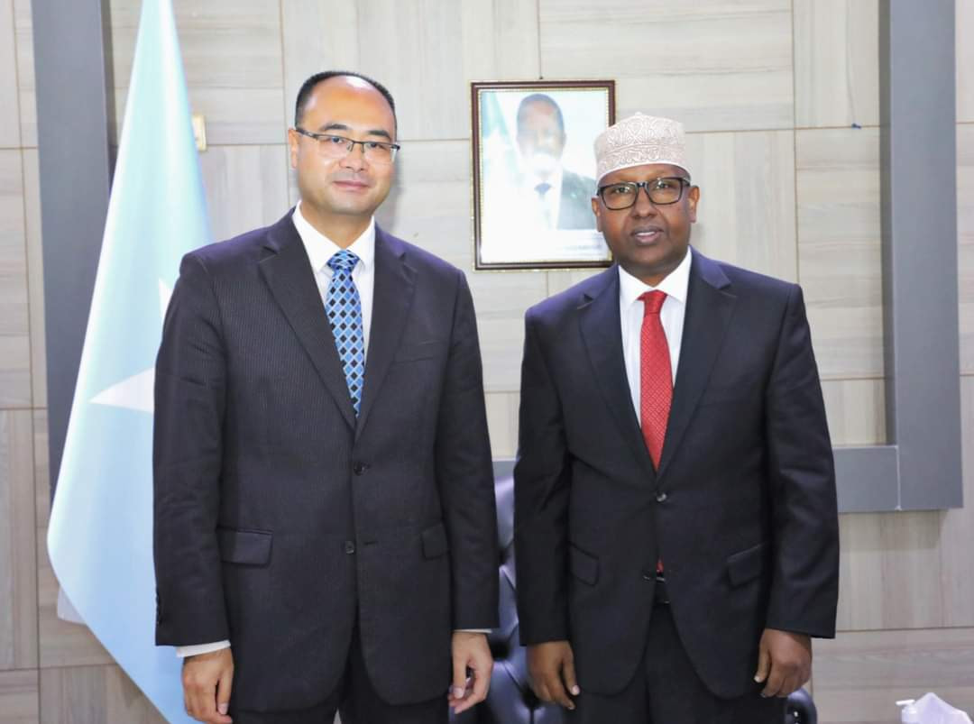 FM Discusses Deepening Bilateral Cooperation with China's Embassy Chargé d'Affaires