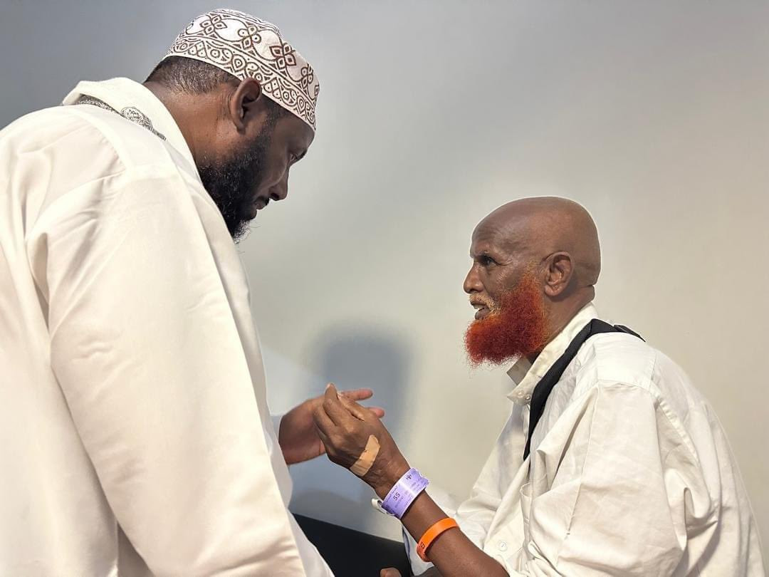 Minister of Endowment inspects the sick pilgrims in the hospitals