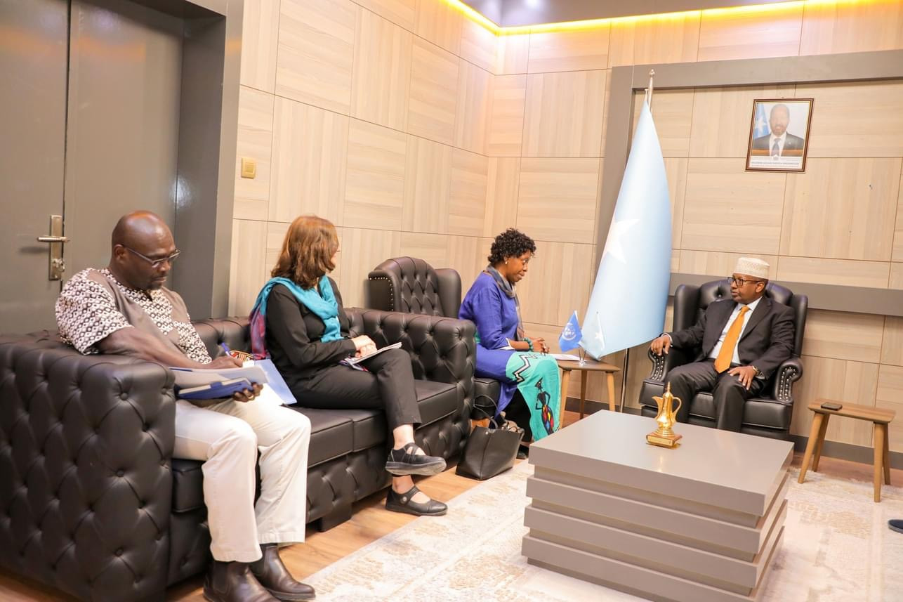 Foreign Affairs Minister discusses partners enhancement with the Head of UNSOS