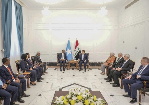 Prime Minister Hamza meets his Iraqi counterpart in Baghdad