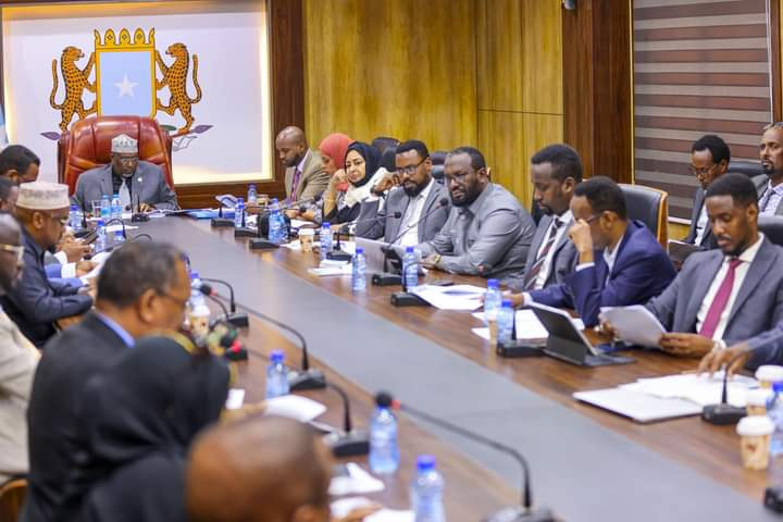Standing Committee Reviews Report on Central Prisons