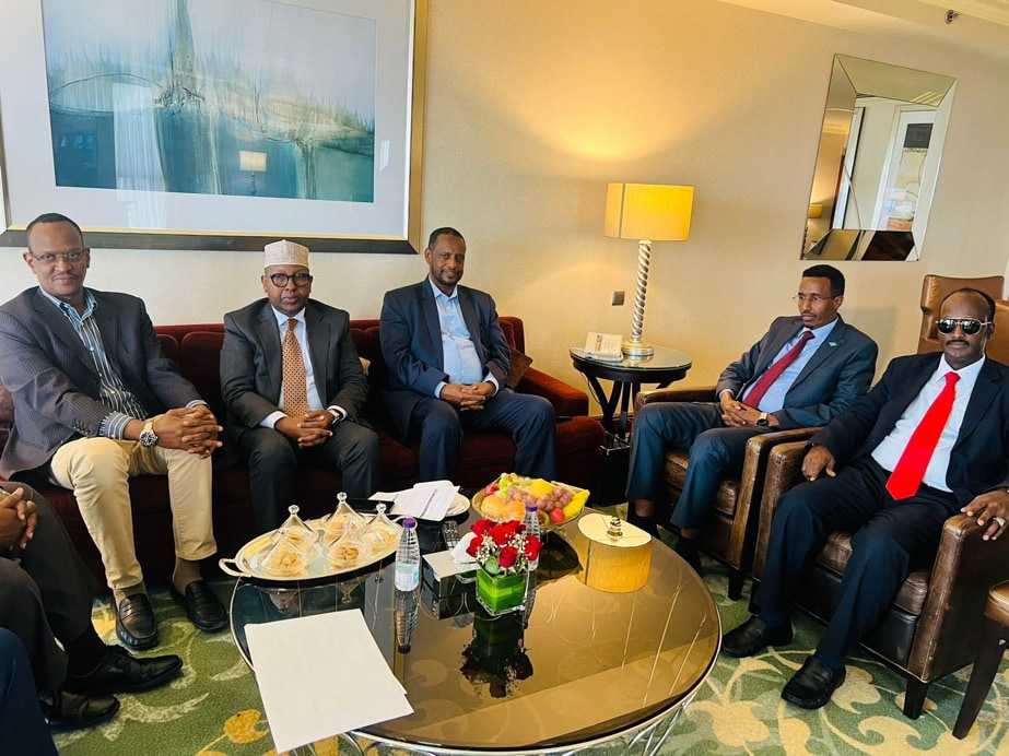 Minister of Foreign Affairs arrives in Jeddah to participate in the OIC extraordinary meeting