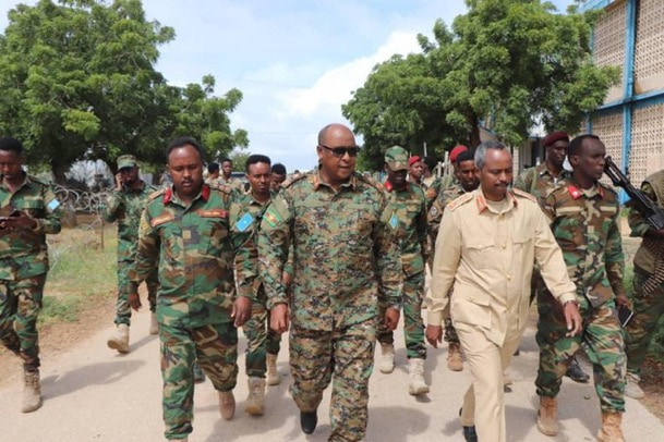 SNA Commander inspects the new command center for the ground forces