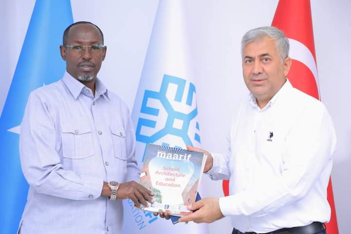 Governor of Banadir Region Visits Maarif Turkish School in Mogadishu