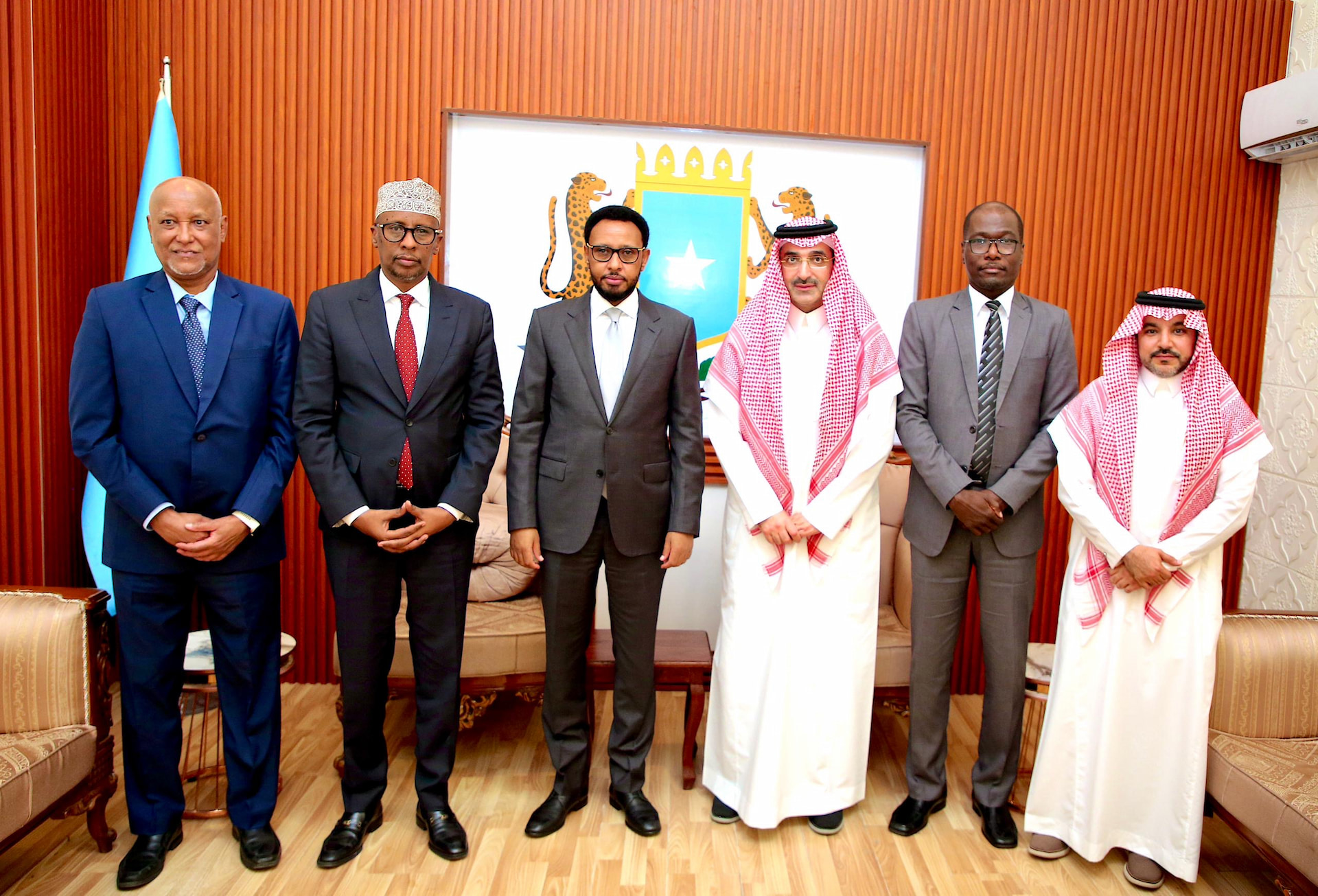 A delegation from Saudi Economic Development Fund arrives in Mogadishu