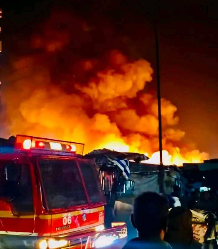 A blaze of fire hits Hargeisa market, causes significant damage