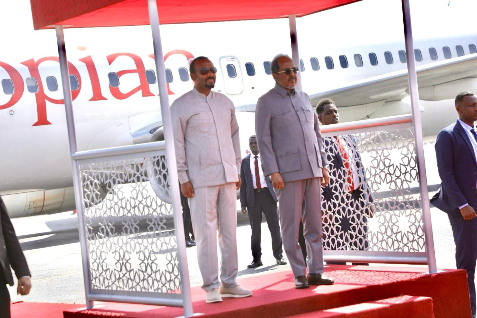 Somali President receives Ethiopian Prime Minister at Aden Adde Airport