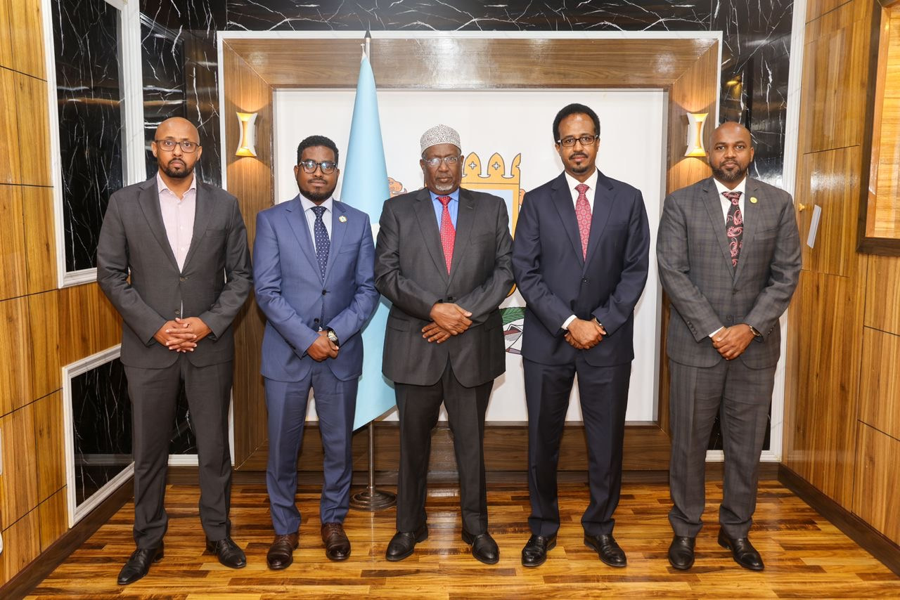 Speaker of the Parliament Meets IGAD Representative to Somalia
