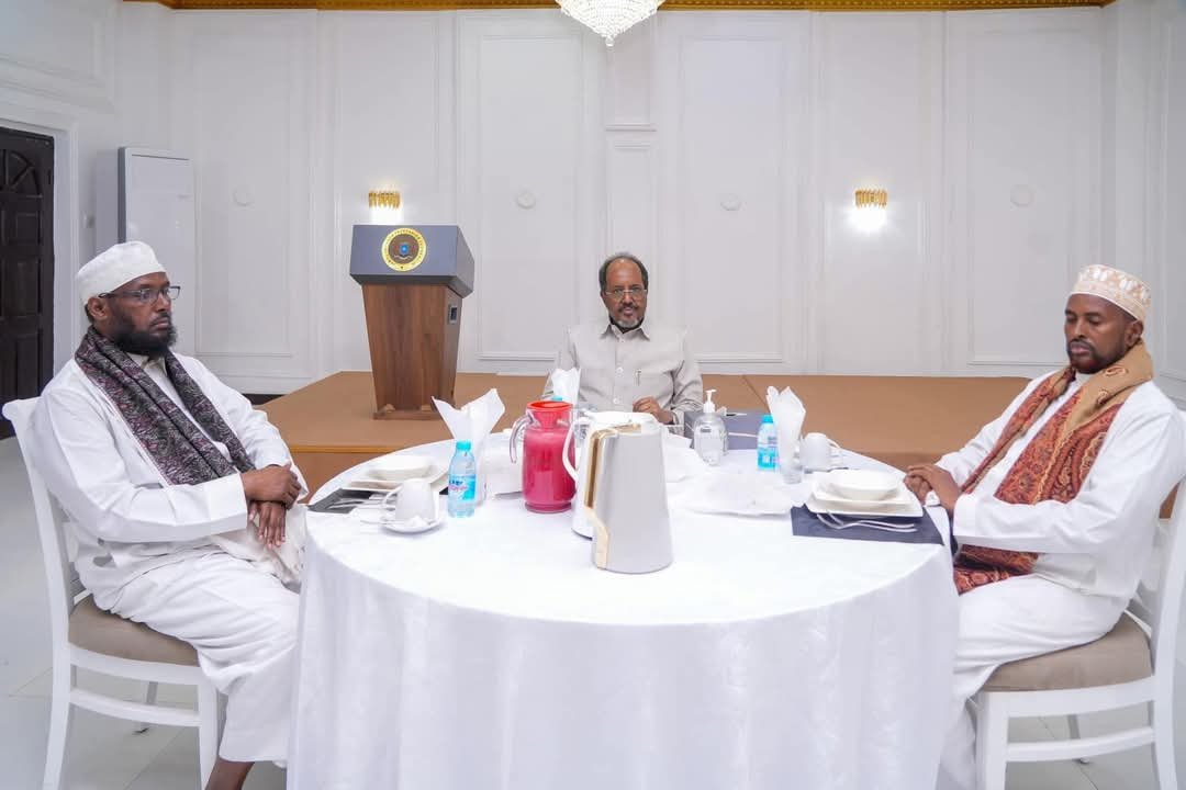 President Hassan meets religious leaders to strengthen national unity at Iftar