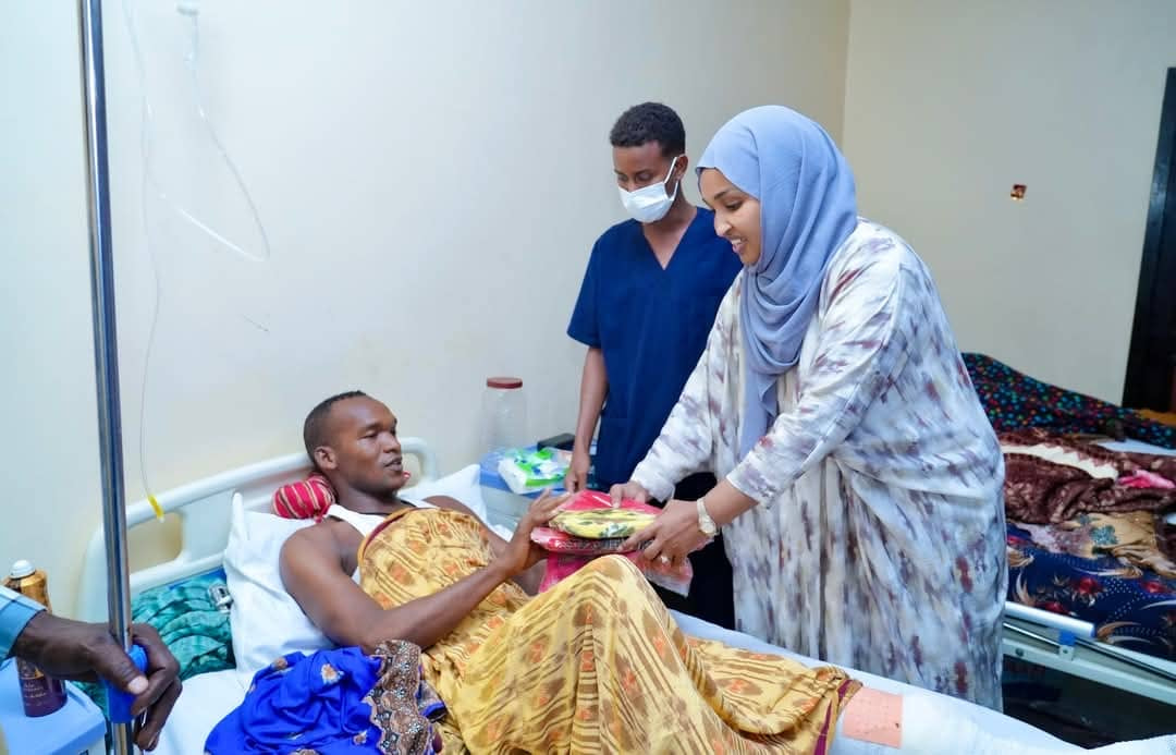 Minister of Family Visits Injured Soldiers, Delivers Vital Aid