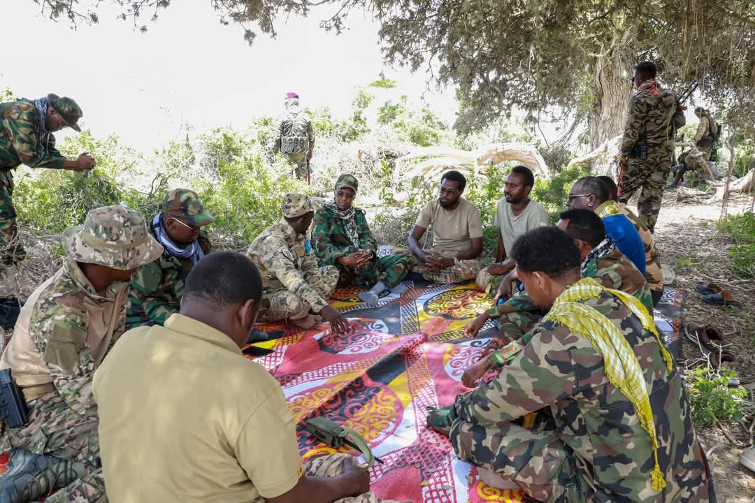 Hirshabelle President Rewards Security Forces for Capturing Live Al-Shabaab Member