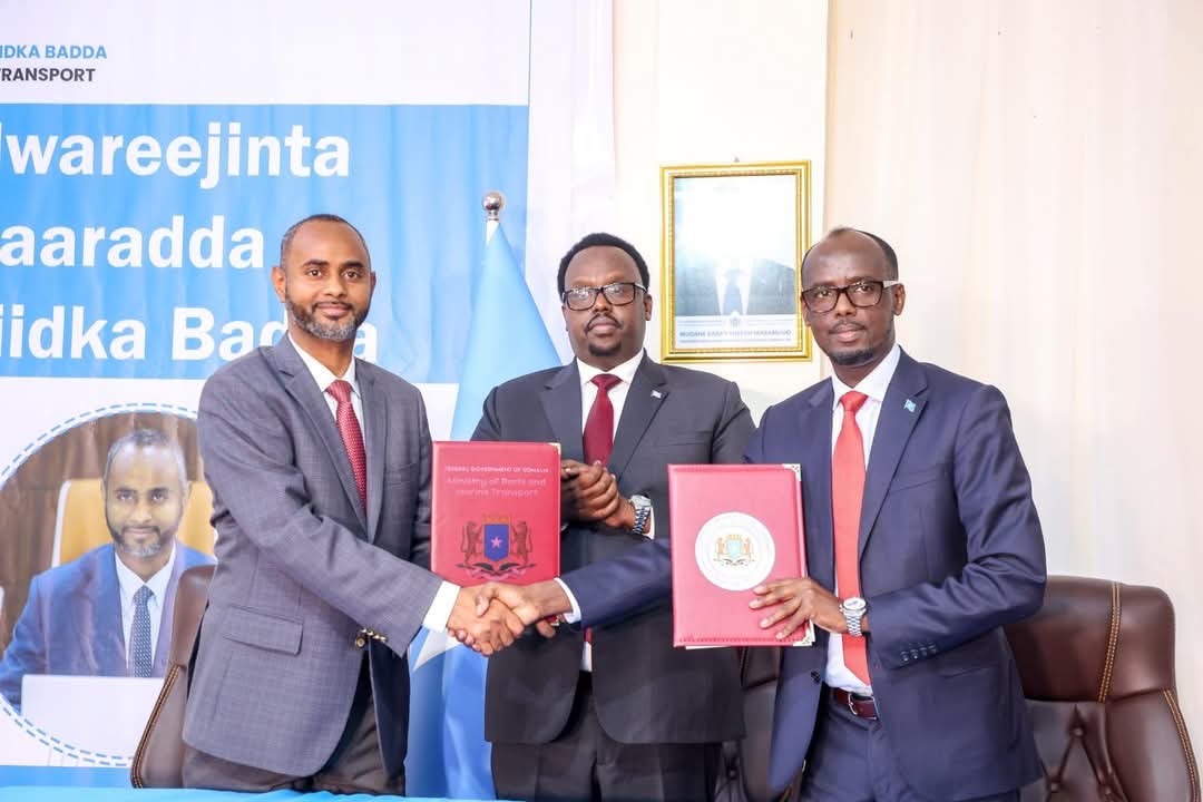 Deputy PM oversees handover ceremony at Ministry of Ports and Maritime Transport