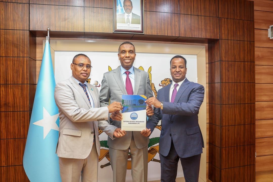 Prime Minister Hands Over Office to New Second Deputy Prime Minister