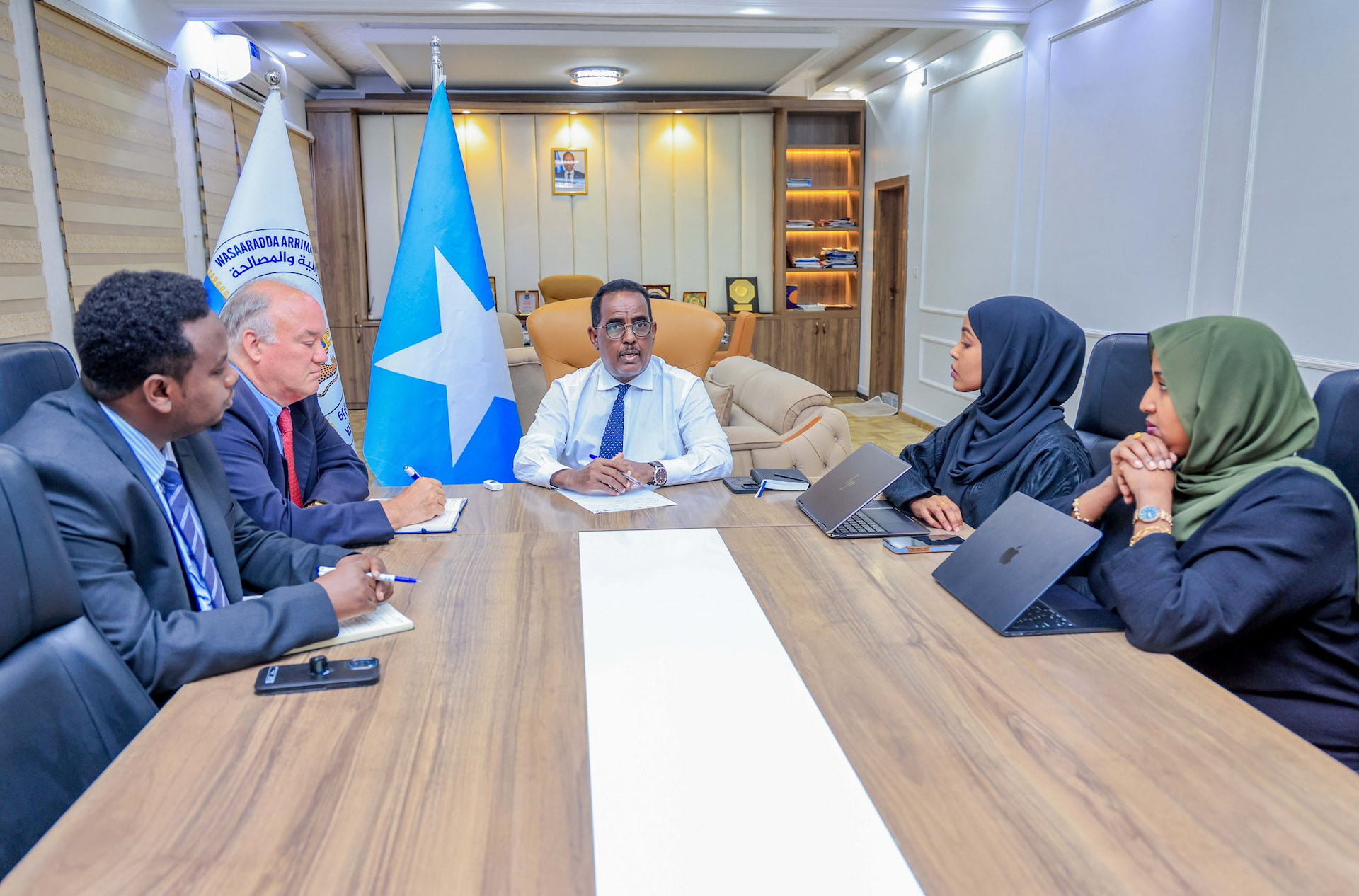 Minister of Interior meets Norwegian Chargé d’Affaires in Mogadishu
